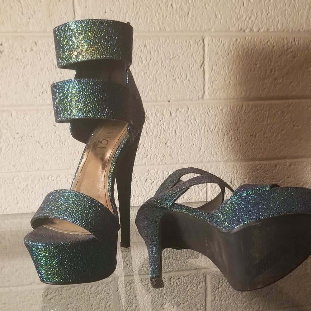 Heels (ROGUE) - Picture 3 of 4